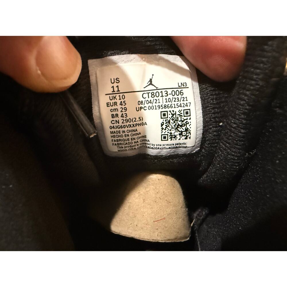 Jordan 12 Playoffs Size 11 - Picture 8 of 11
